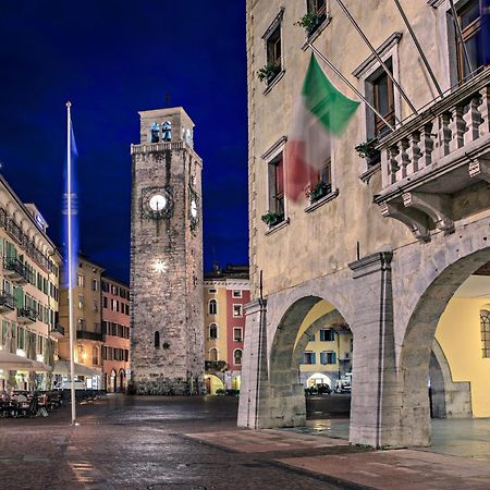 Appartamento Centro Storico Riva - Happy Rentals المظهر الخارجي الصورة